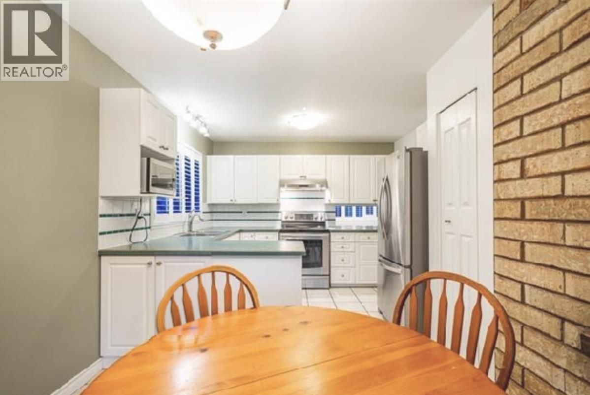 1021 Ogden Street, Coquitlam, British Columbia  V3C 3V8 - Photo 9 - R3089523