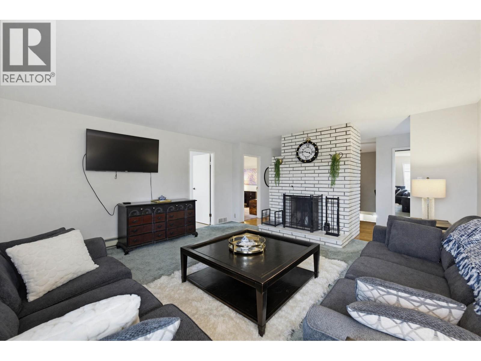 19475 116b Avenue, Pitt Meadows, British Columbia  V3Y 1G1 - Photo 4 - R3090730