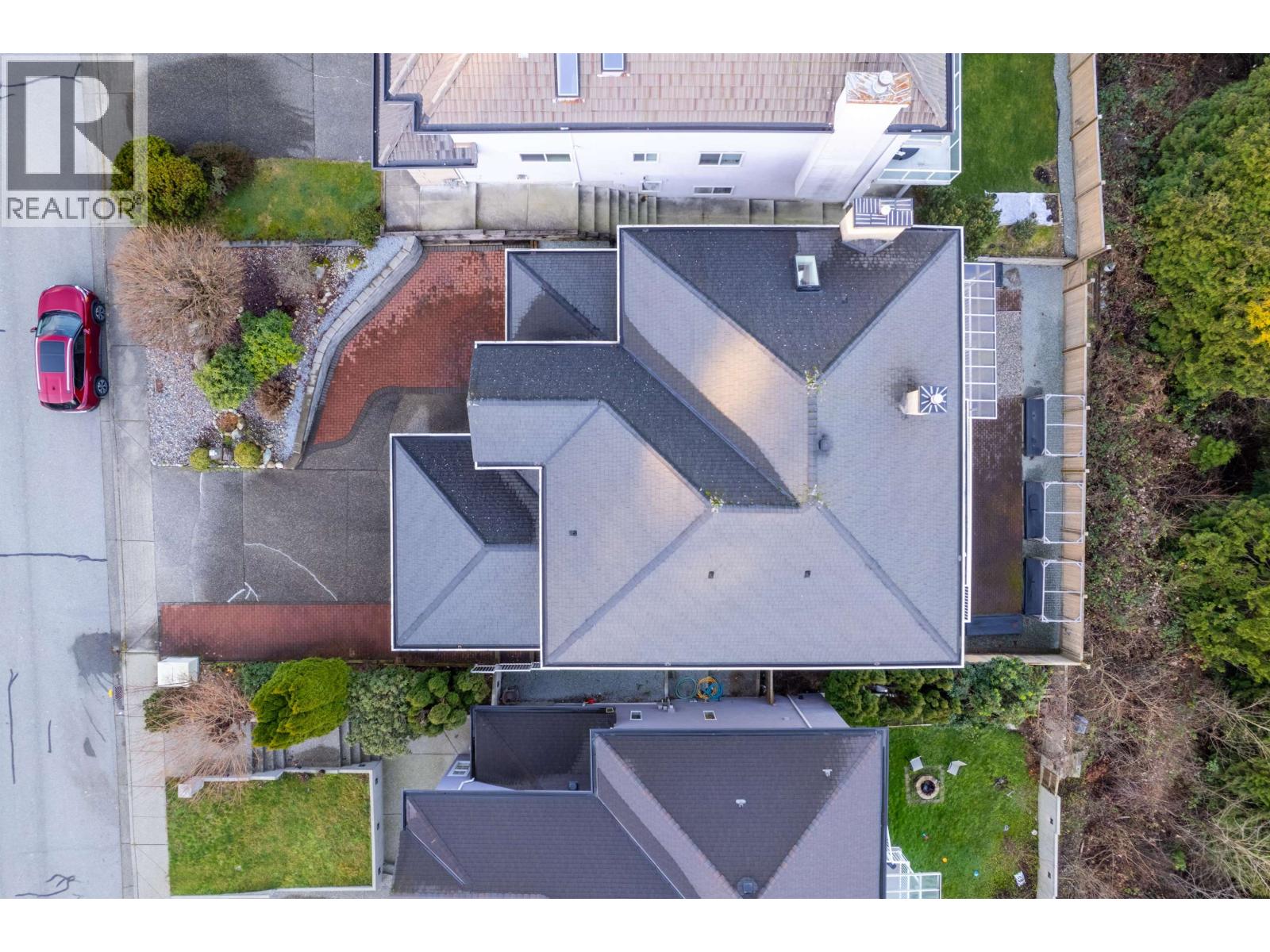 2765 Nadina Drive, Coquitlam, British Columbia  V3C 6A5 - Photo 5 - R3091003