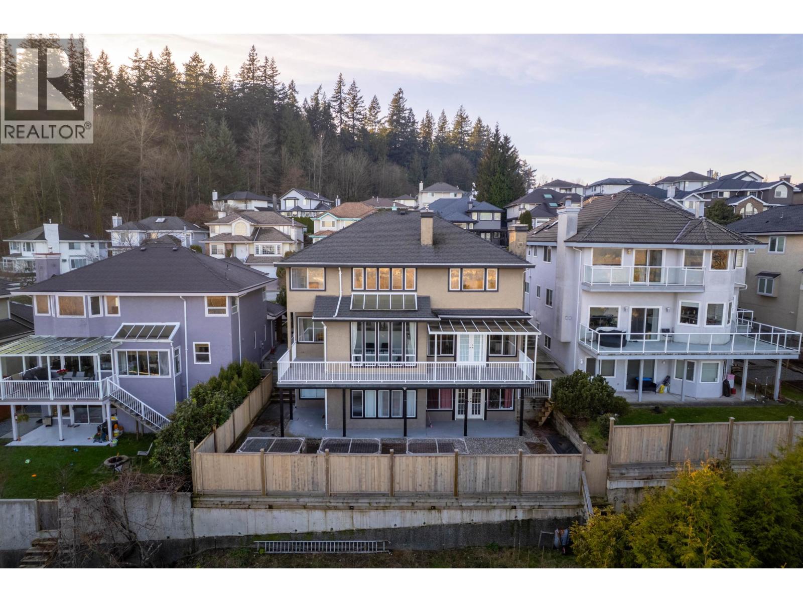 2765 Nadina Drive, Coquitlam, British Columbia  V3C 6A5 - Photo 4 - R3091003