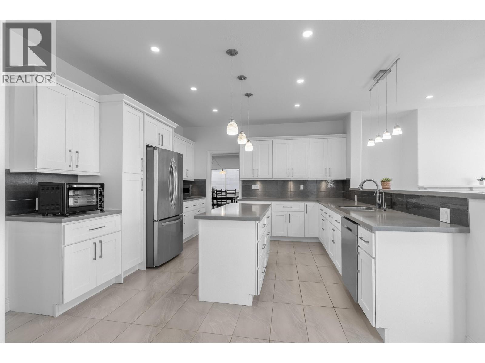 2765 Nadina Drive, Coquitlam, British Columbia  V3C 6A5 - Photo 16 - R3091003