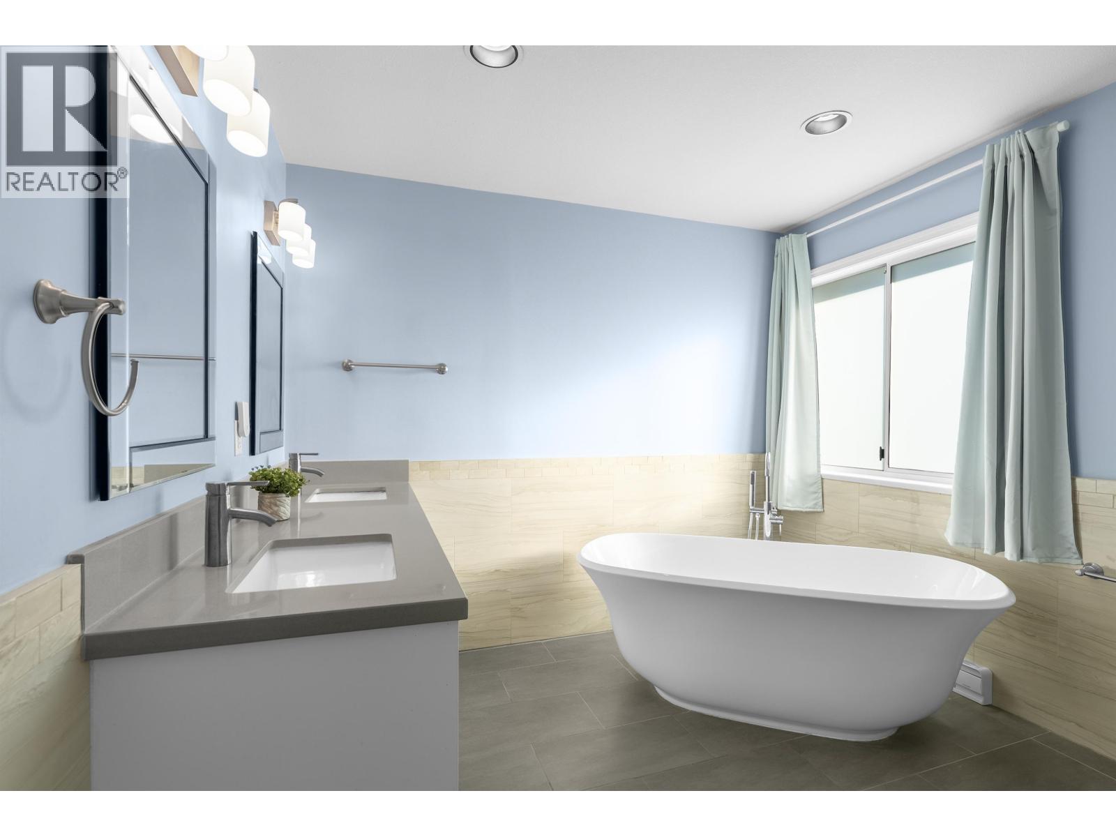 2765 Nadina Drive, Coquitlam, British Columbia  V3C 6A5 - Photo 28 - R3091003