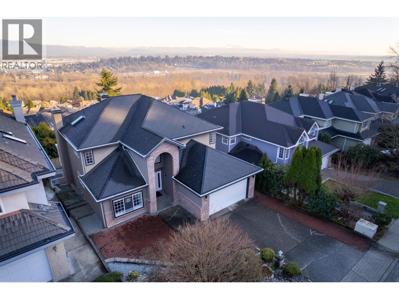 2765 Nadina Drive, Coquitlam, British Columbia  V3C 6A5 - Photo 3 - R3091003