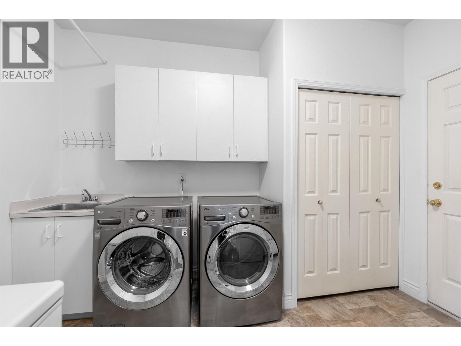 2765 Nadina Drive, Coquitlam, British Columbia  V3C 6A5 - Photo 33 - R3091003