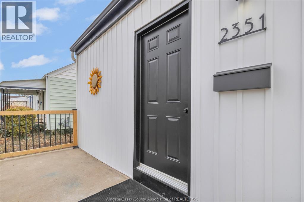 2351 Elsmere, Windsor, Ontario  N8W 2C5 - Photo 2 - 26003087