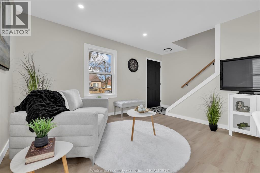 2351 Elsmere, Windsor, Ontario  N8W 2C5 - Photo 4 - 26003087