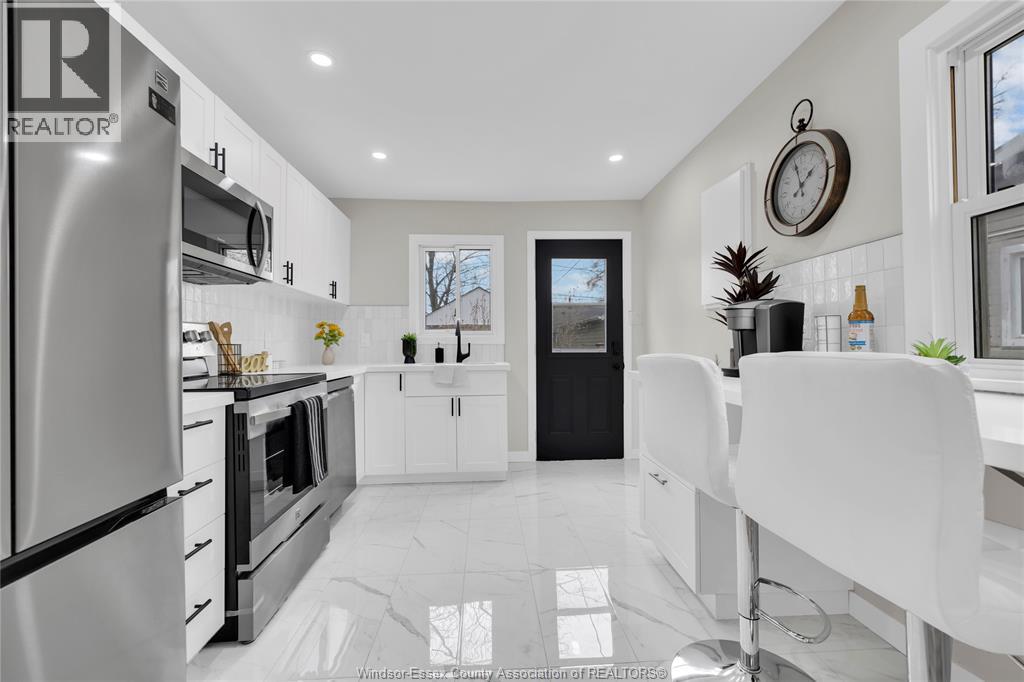 2351 Elsmere, Windsor, Ontario  N8W 2C5 - Photo 6 - 26003087