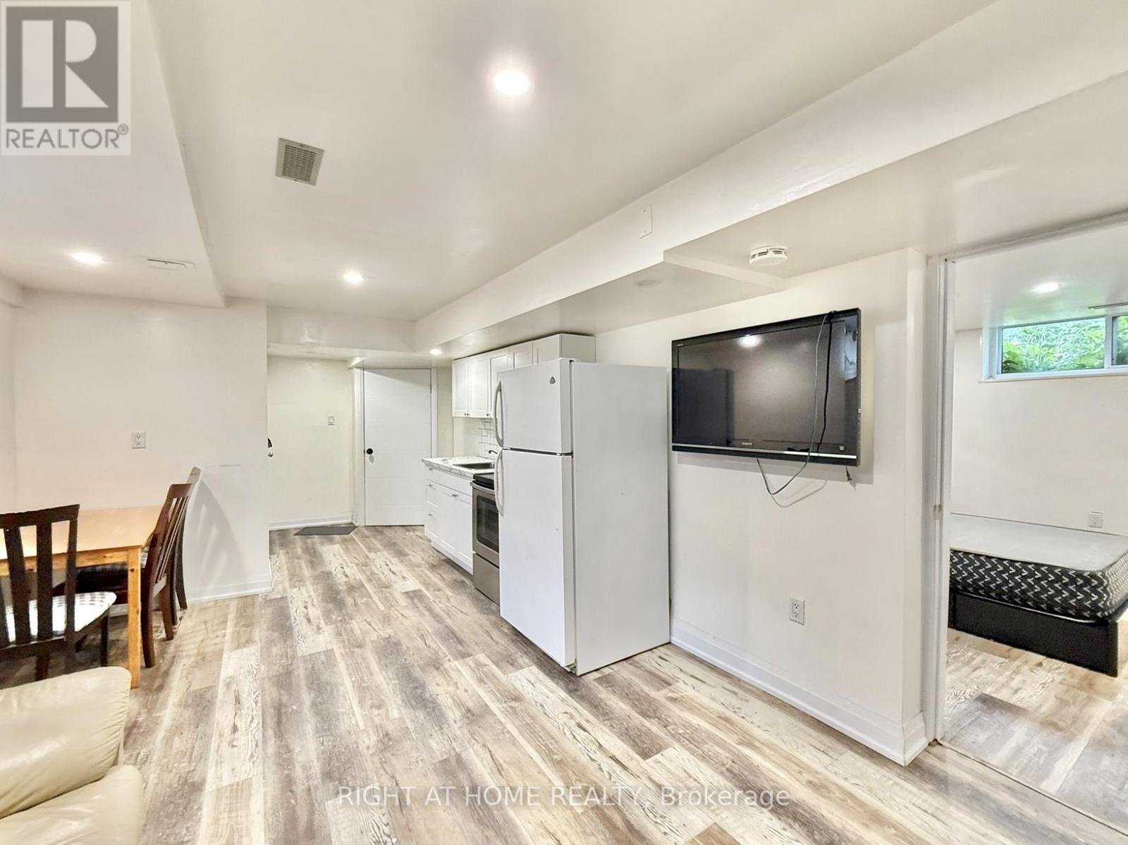 Bsmt 1 - 116 Cherrywood Drive, Newmarket, Ontario  L3Y 2X7 - Photo 8 - N12798512