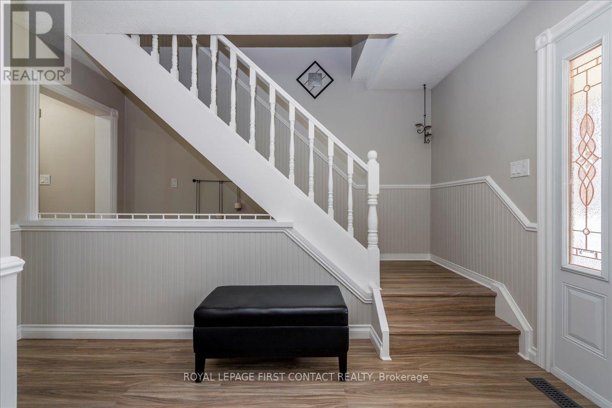 23 Virgilwood Crescent, Barrie, Ontario  L4M 4X6 - Photo 13 - S12795752