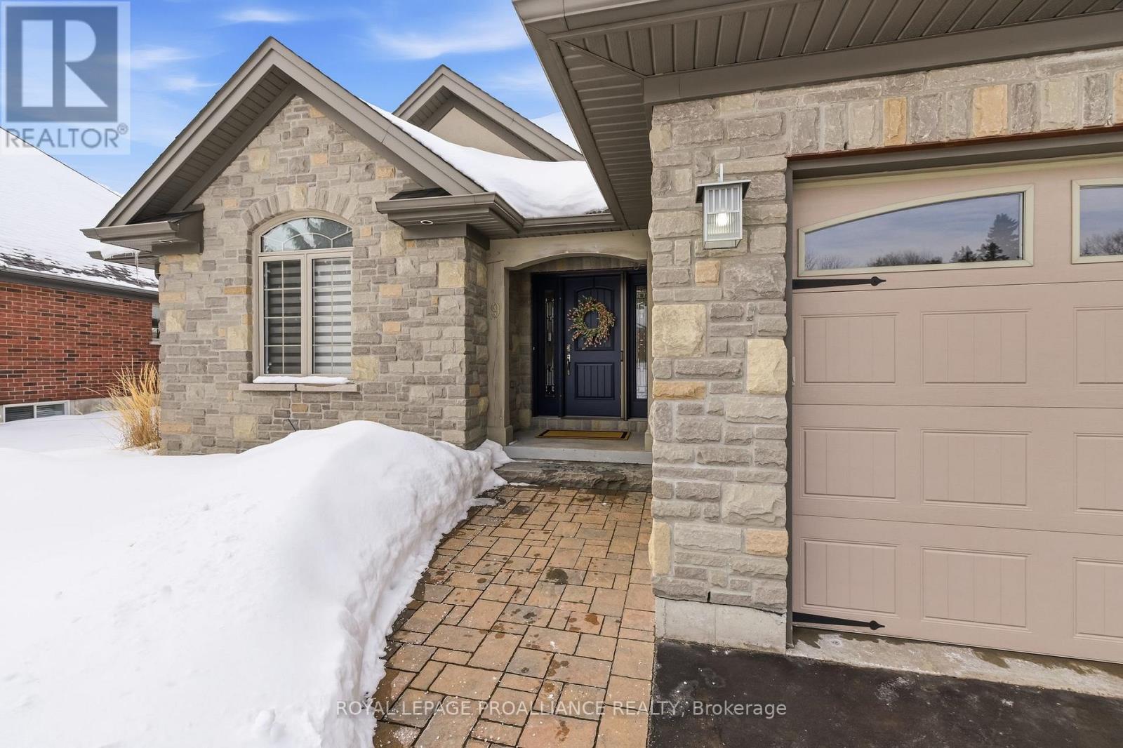 9 Rosslyn Drive, Brighton, Ontario  K0K 1H0 - Photo 4 - X12798362