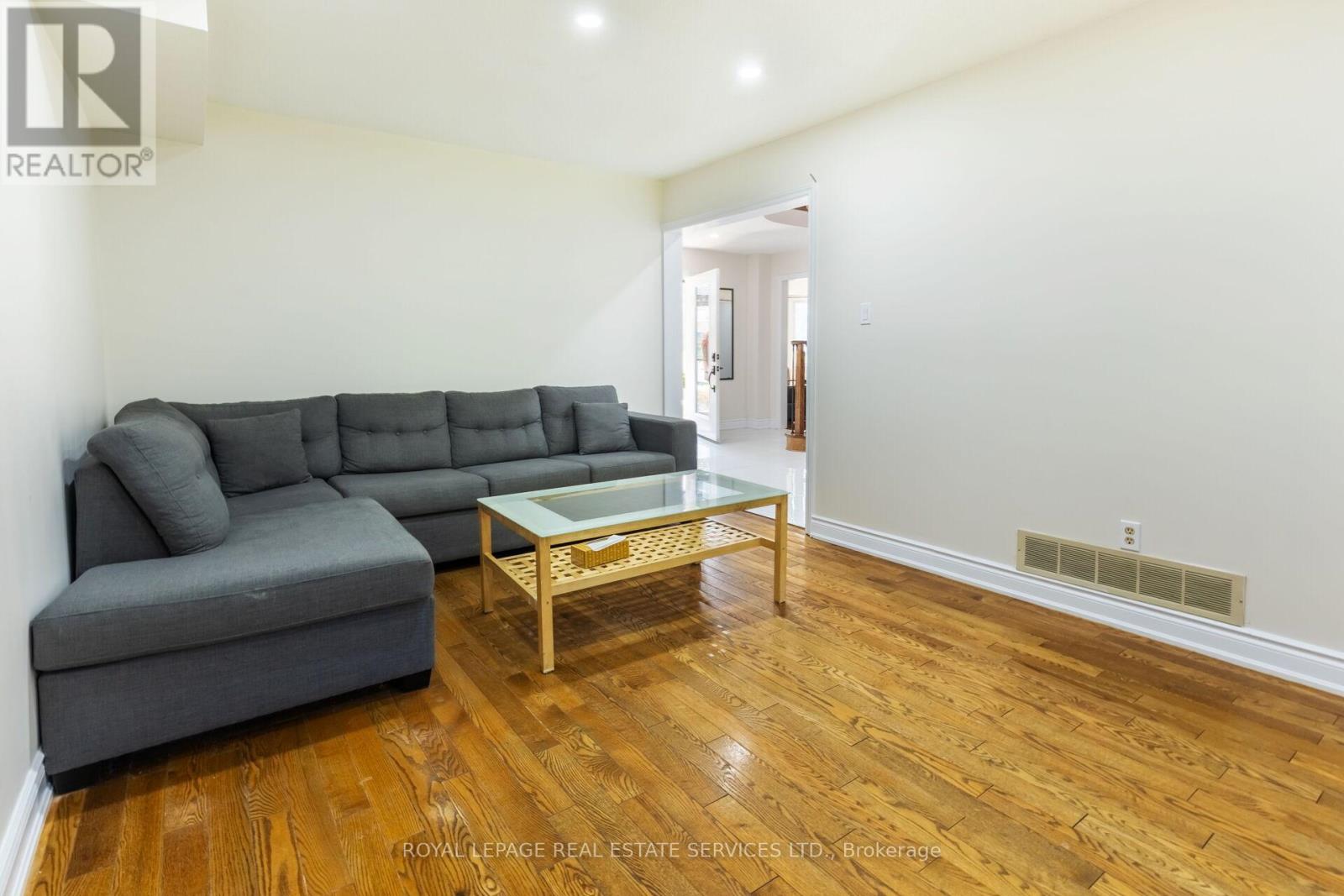 18 Tremont Court, Brampton, Ontario  L6Z 4C8 - Photo 16 - W12798422