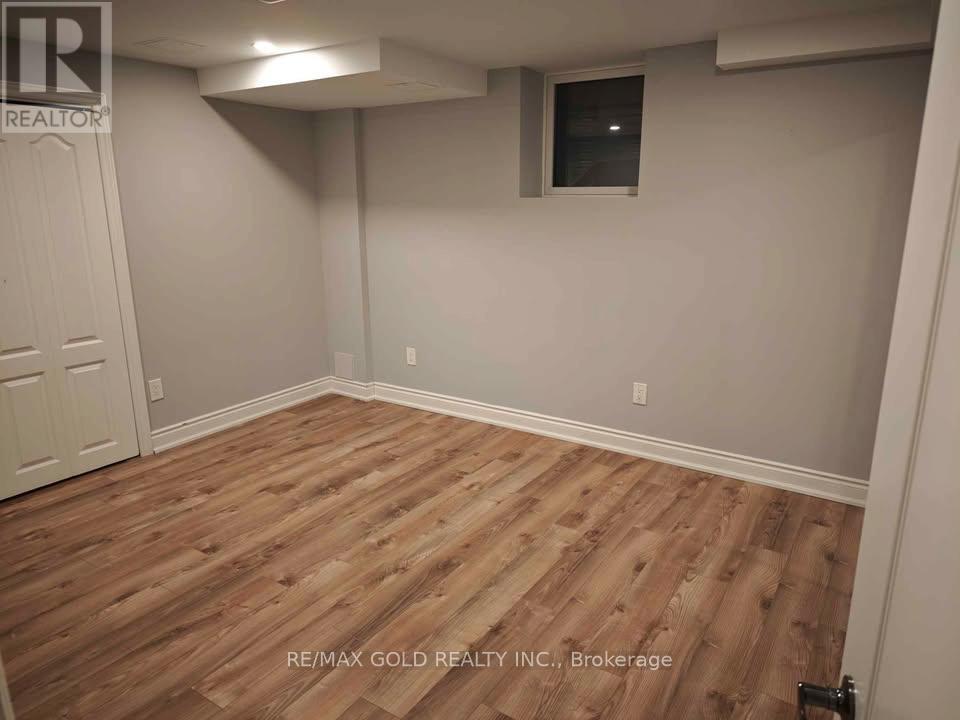 21 Savita Road, Brampton (Fletcher's Meadow), Ontario  L7A 3T2 - Photo 8 - W12798468