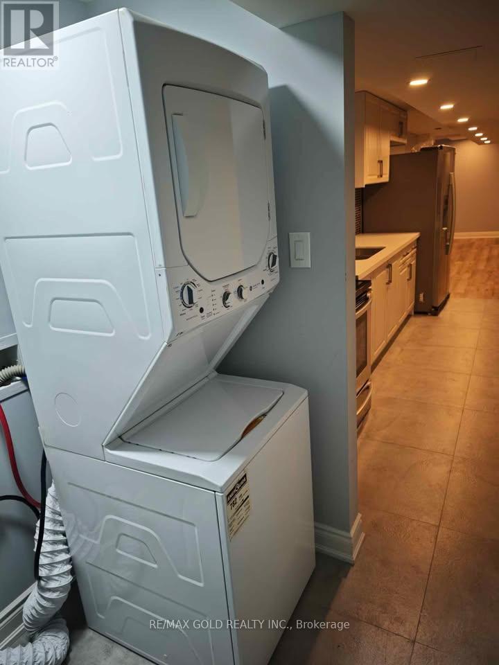 21 Savita Road, Brampton (Fletcher's Meadow), Ontario  L7A 3T2 - Photo 9 - W12798468