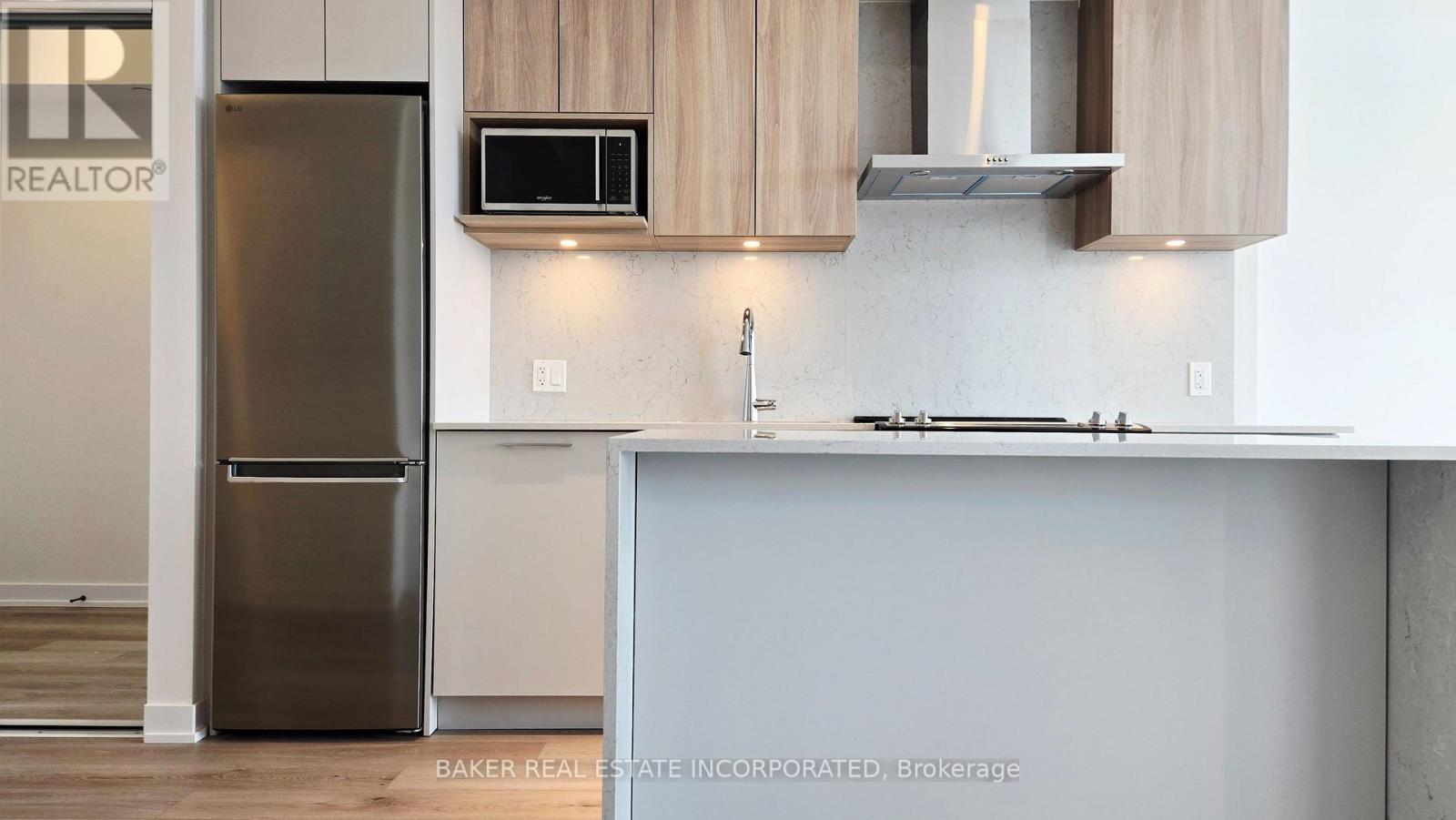 Lph 4 - 500 Plains Road E, Burlington, Ontario  L7T 0C8 - Photo 2 - W12798482