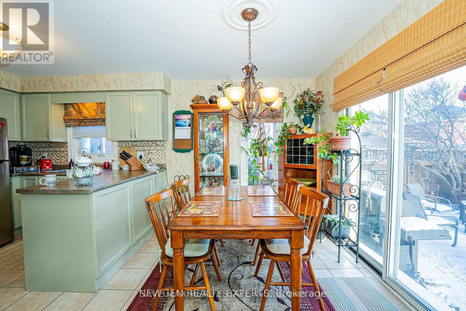 13 Pressed Brick Drive, Brampton, Ontario  L6V 4K8 - Photo 15 - W12798494