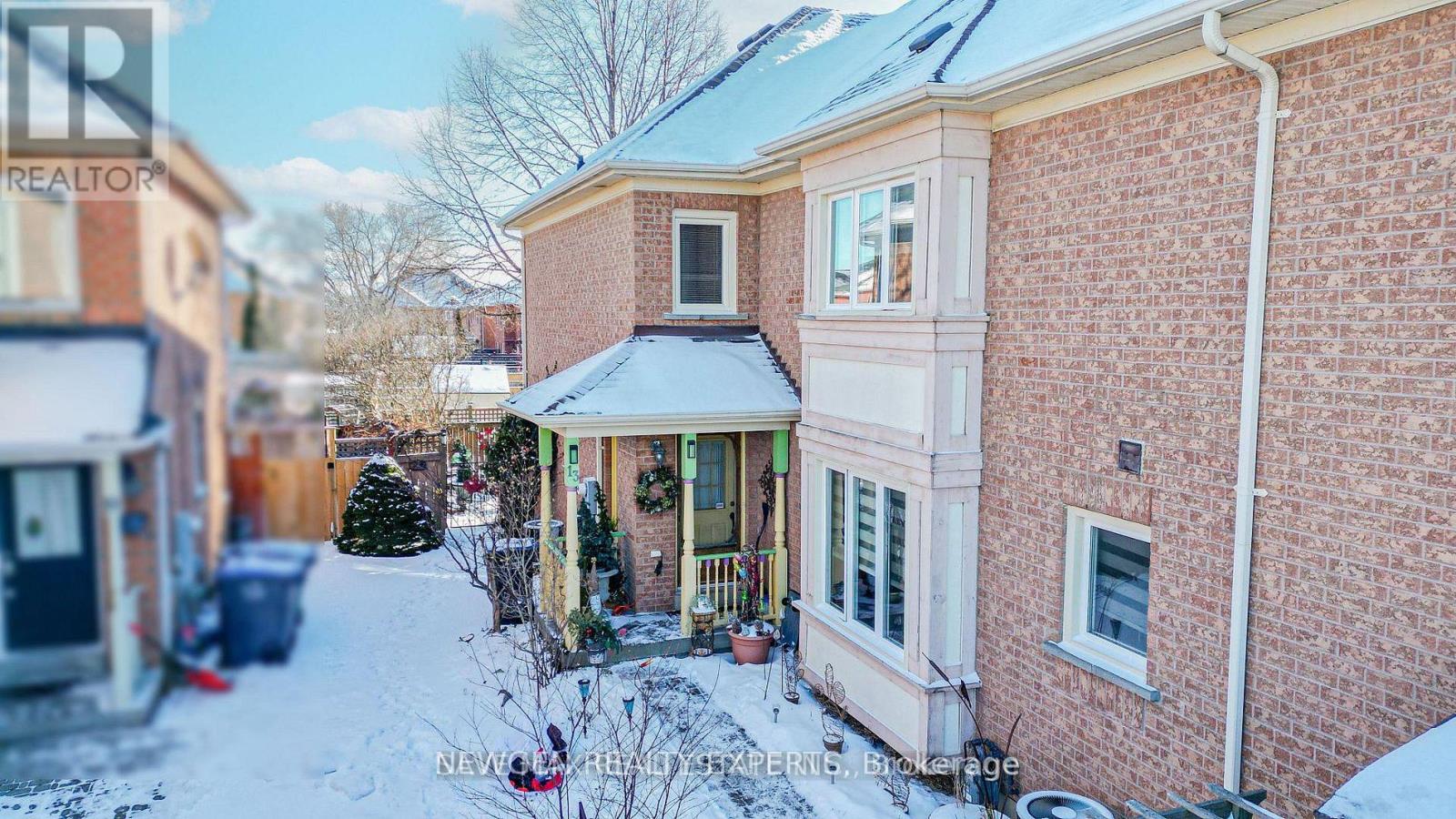 13 Pressed Brick Drive, Brampton, Ontario  L6V 4K8 - Photo 3 - W12798494