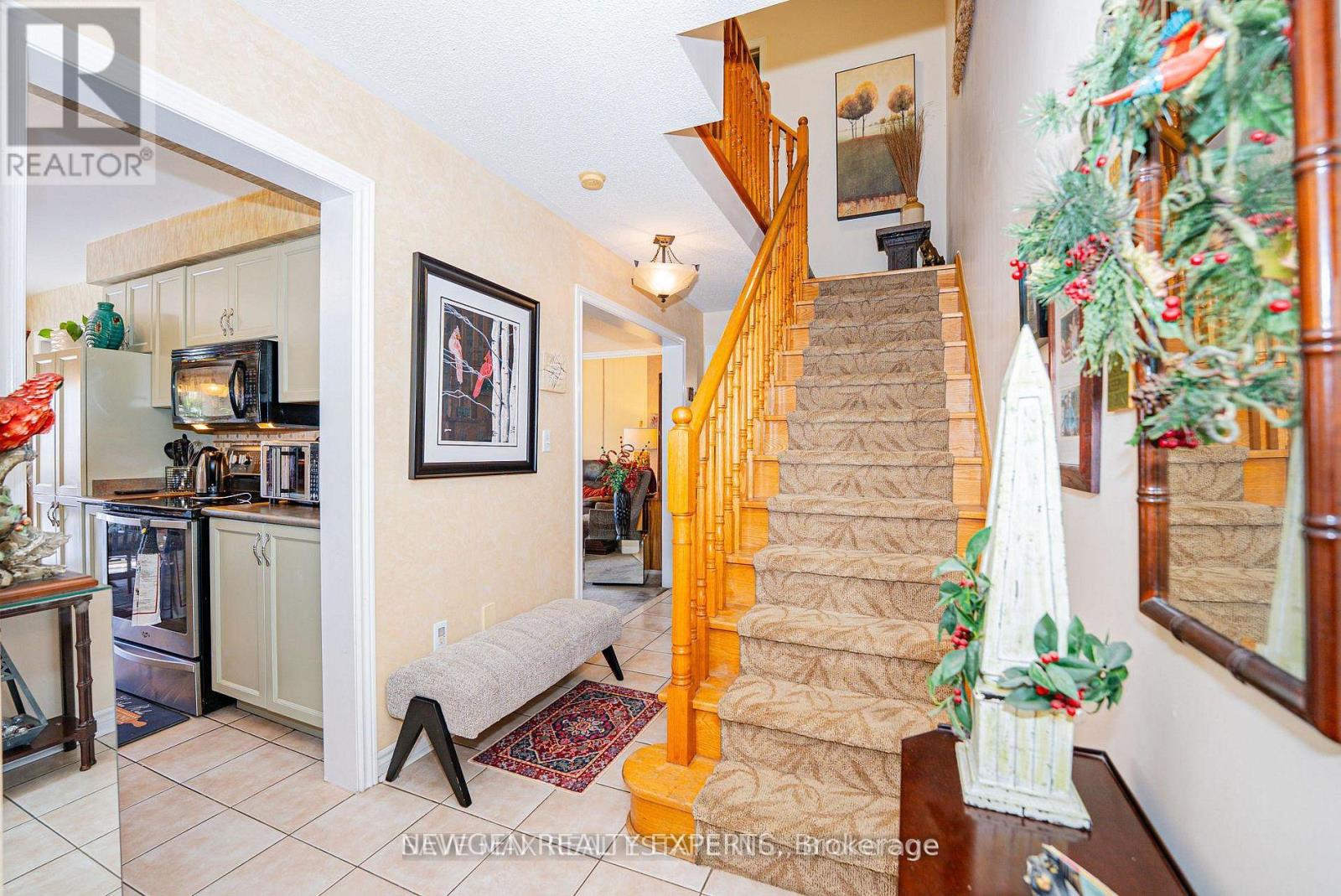 13 Pressed Brick Drive, Brampton, Ontario  L6V 4K8 - Photo 7 - W12798494