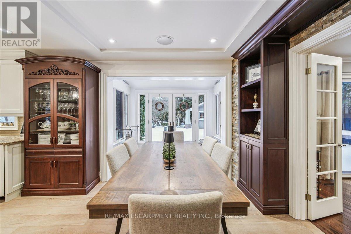 2305 Cheverie Street, Oakville, Ontario  L6J 6C5 - Photo 12 - W12798538