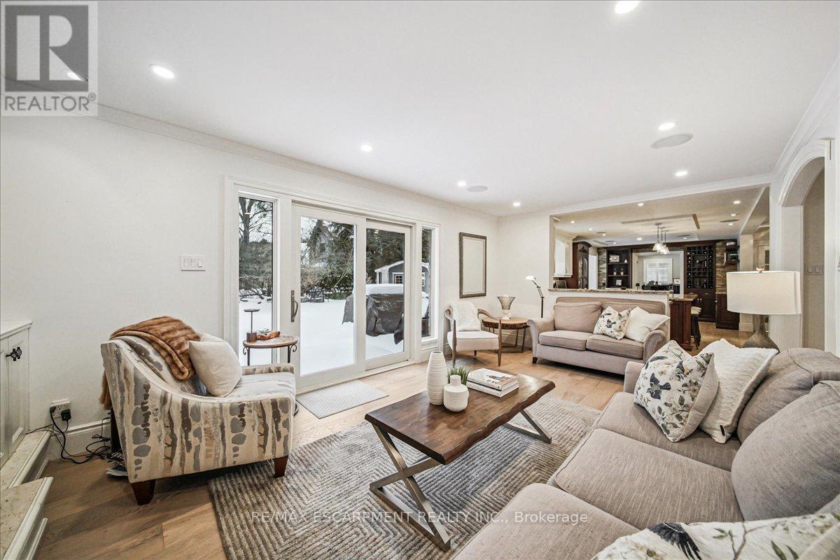 2305 Cheverie Street, Oakville, Ontario  L6J 6C5 - Photo 17 - W12798538