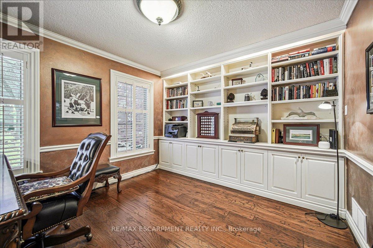 2305 Cheverie Street, Oakville, Ontario  L6J 6C5 - Photo 19 - W12798538