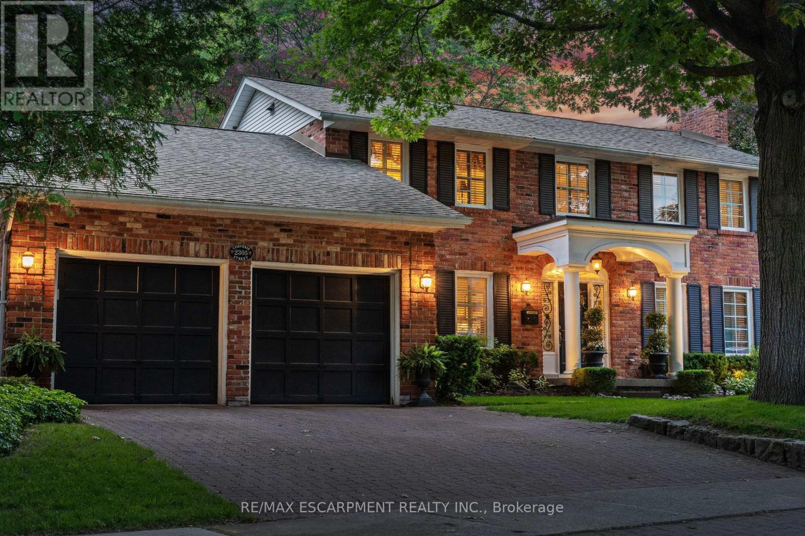 2305 Cheverie Street, Oakville, Ontario  L6J 6C5 - Photo 2 - W12798538