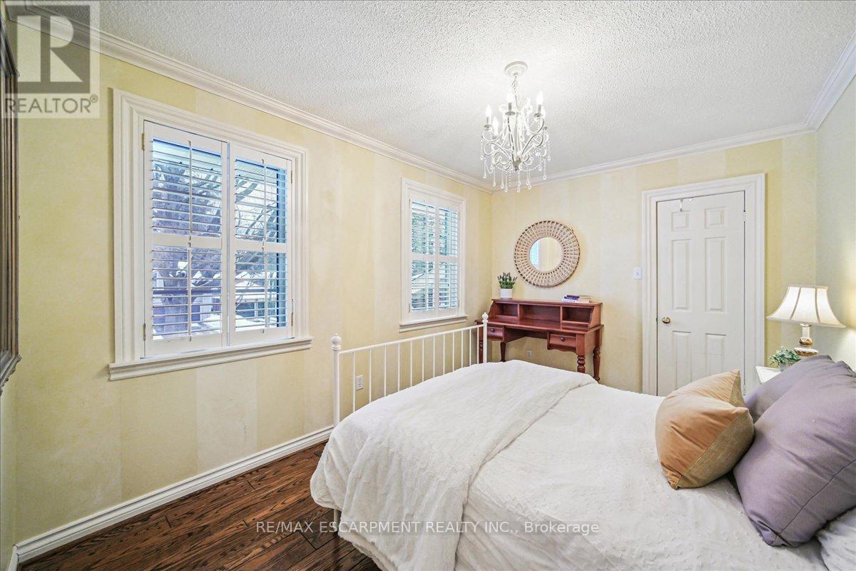 2305 Cheverie Street, Oakville, Ontario  L6J 6C5 - Photo 25 - W12798538