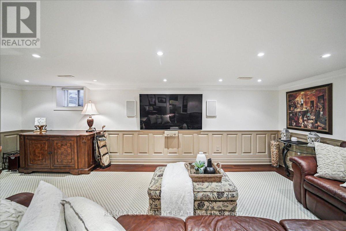 2305 Cheverie Street, Oakville, Ontario  L6J 6C5 - Photo 33 - W12798538