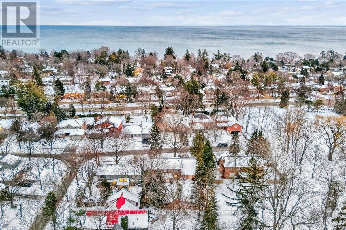 2305 Cheverie Street, Oakville, Ontario  L6J 6C5 - Photo 38 - W12798538