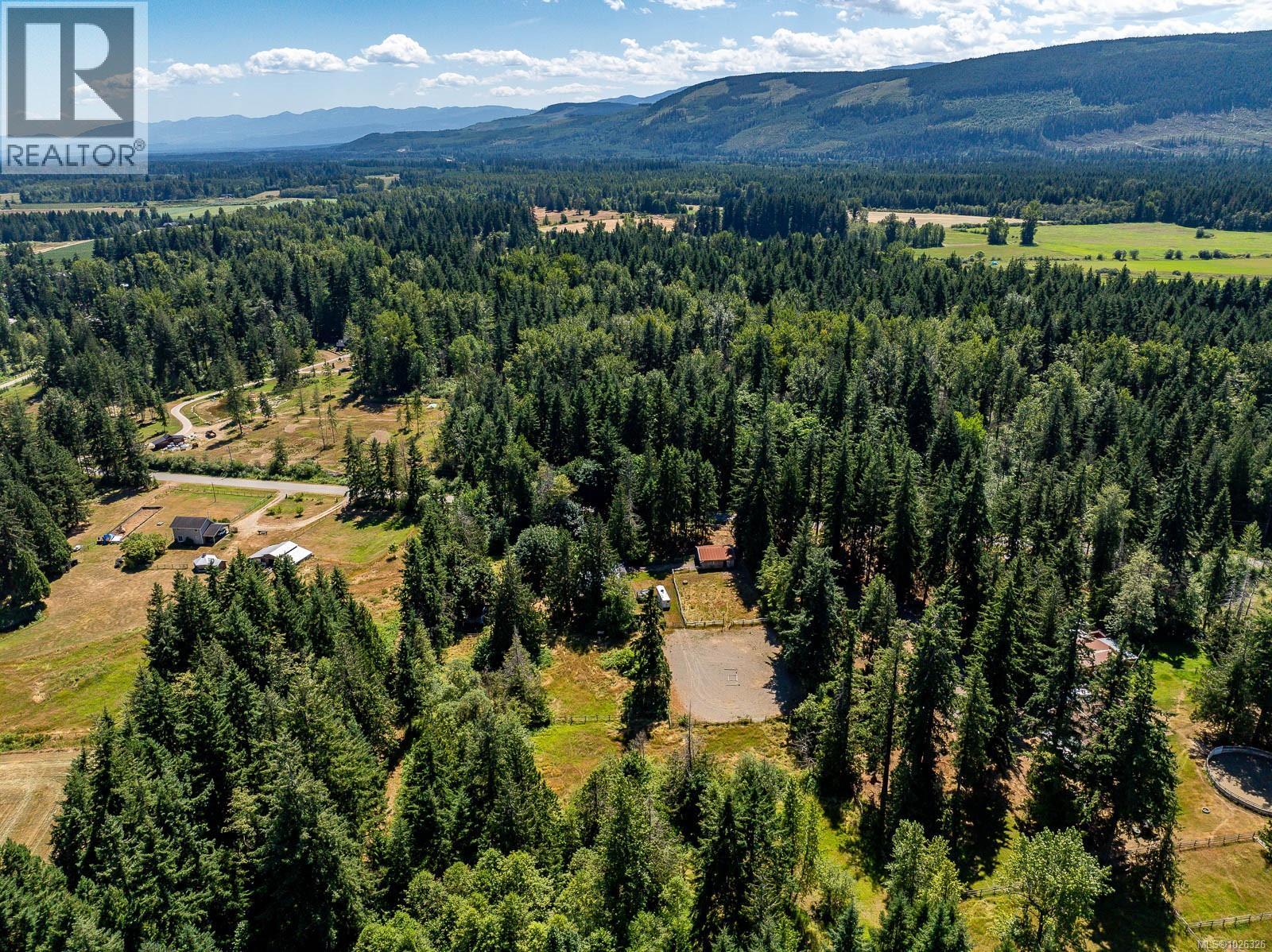 2468 Endall Rd, Black Creek, British Columbia  V0R 1C0 - Photo 15 - 1026326