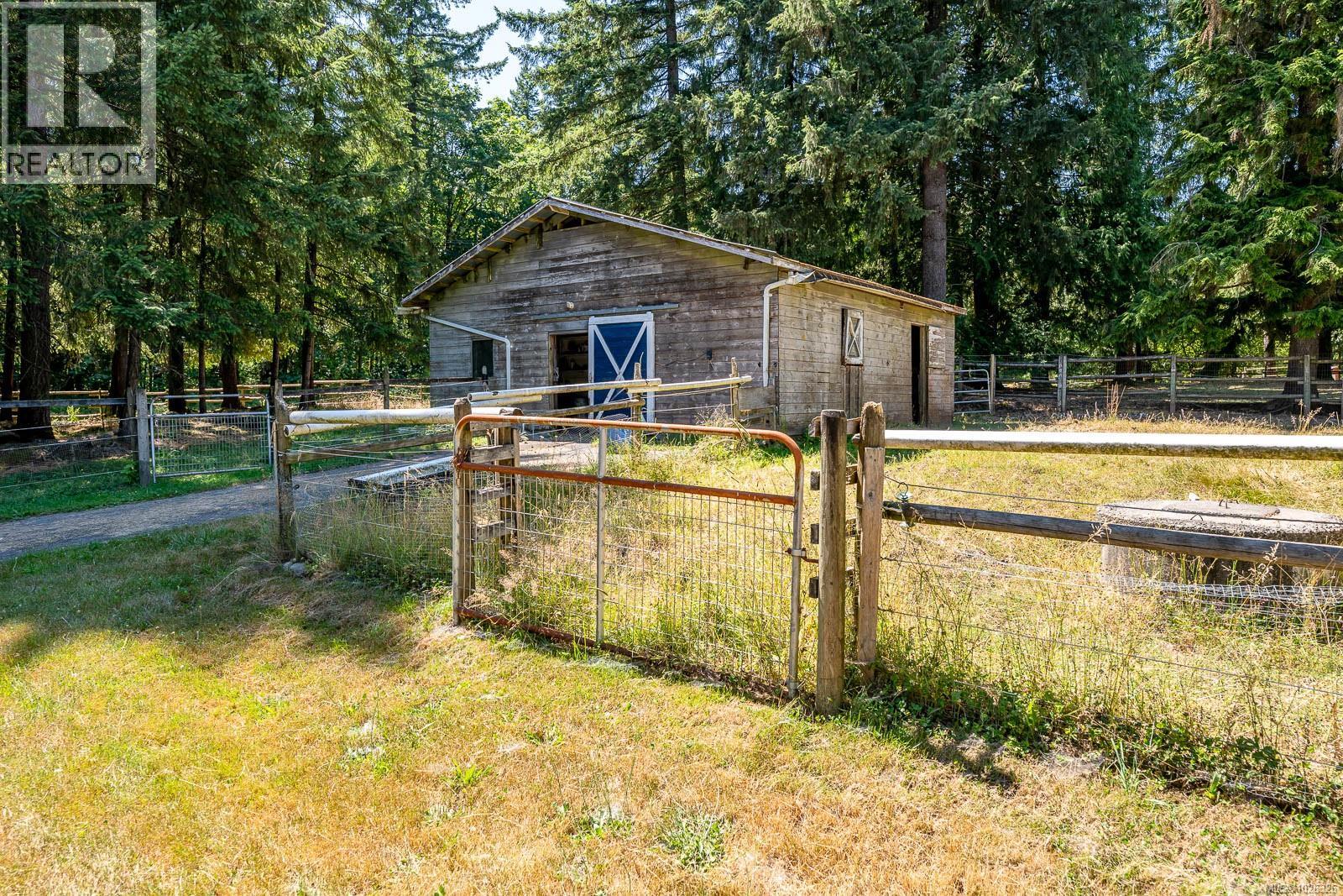 2468 Endall Rd, Black Creek, British Columbia  V0R 1C0 - Photo 35 - 1026326