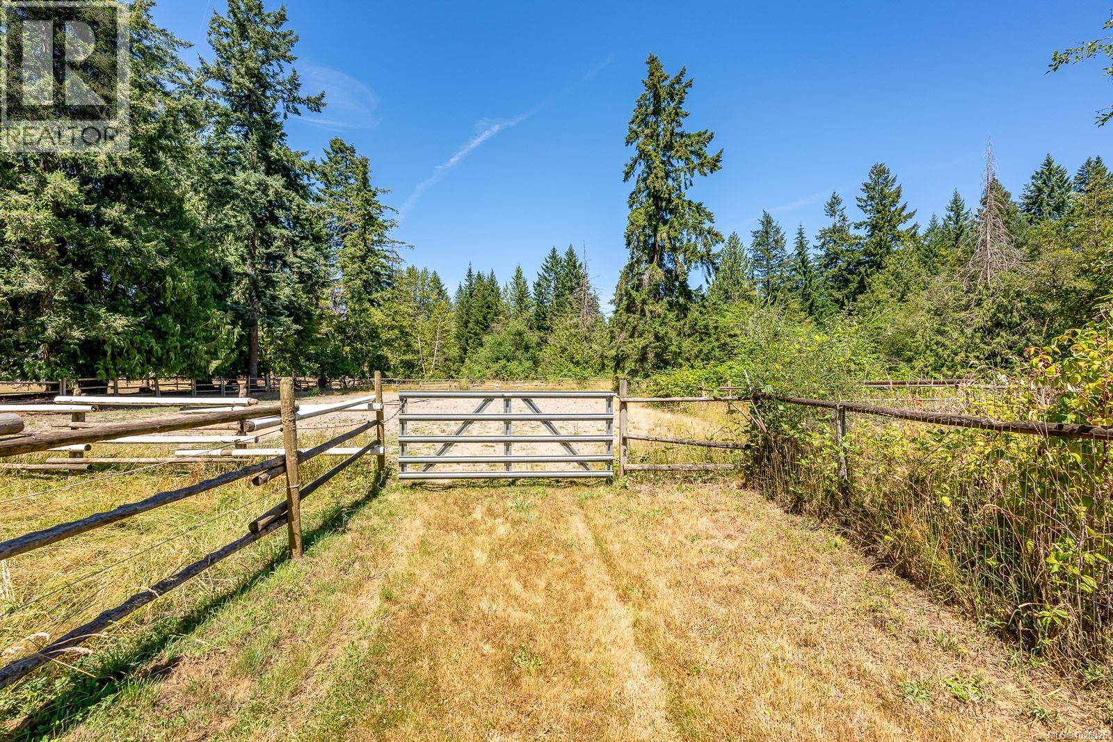 2468 Endall Rd, Black Creek, British Columbia  V0R 1C0 - Photo 41 - 1026326