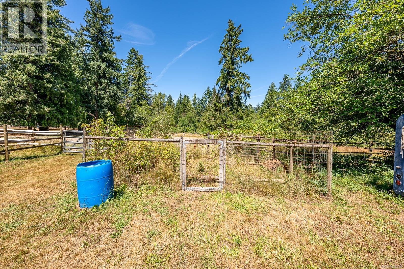 2468 Endall Rd, Black Creek, British Columbia  V0R 1C0 - Photo 39 - 1026326