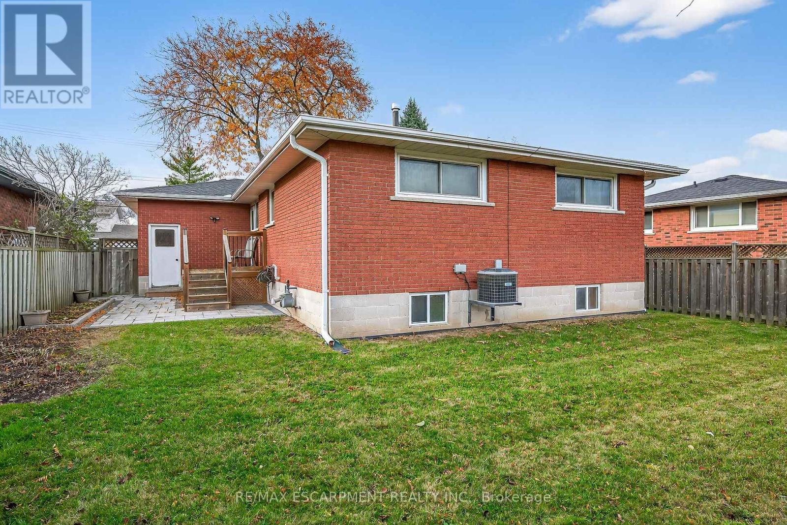 5 Mountbatten Drive, Hamilton, Ontario  L9C 3V2 - Photo 3 - X12798526