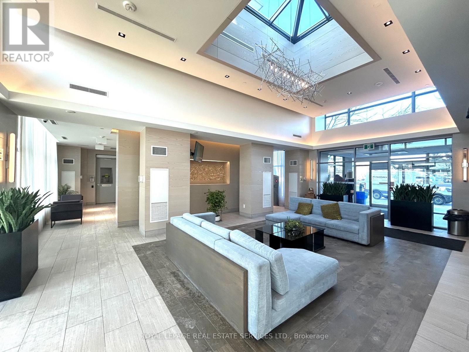 908 - 4633 Glen Erin Drive, Mississauga, Ontario  L5N 3L3 - Photo 3 - W12797726