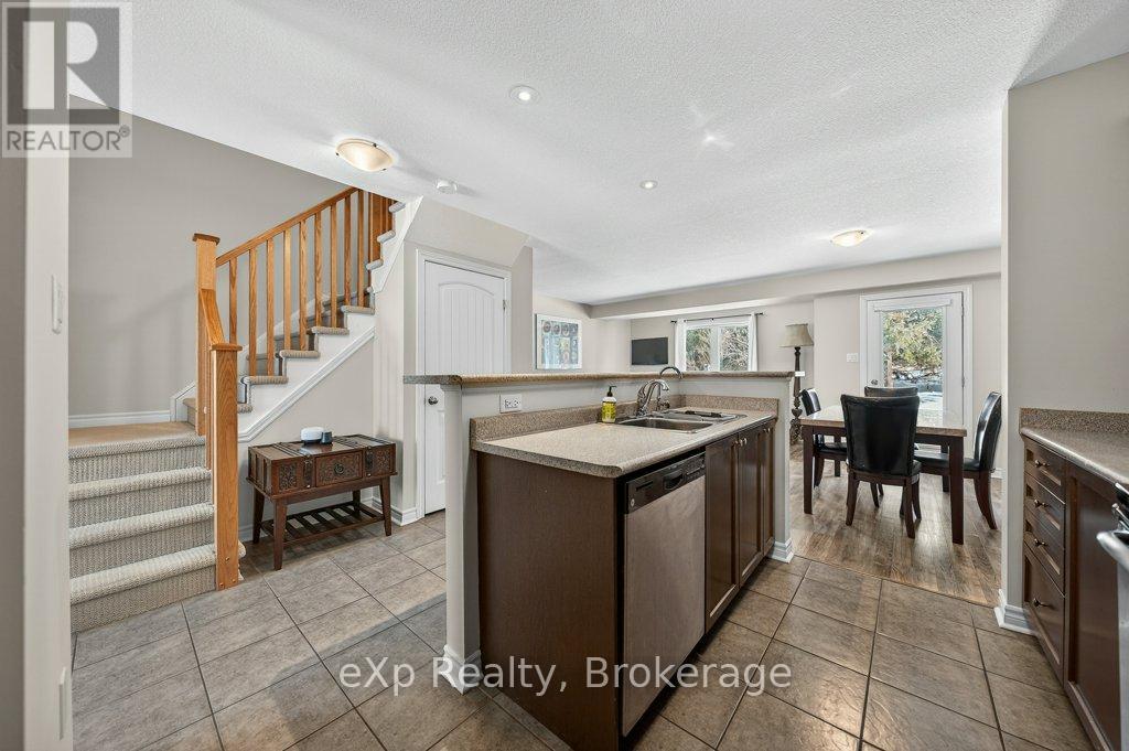 55 Laughland Lane, Guelph, Ontario  N1L 0C9 - Photo 12 - X12798596