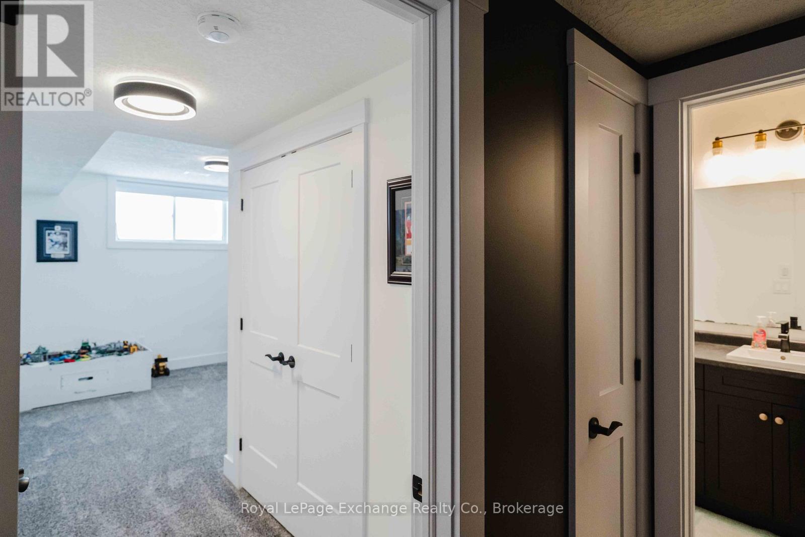 394 Ridge Street, Saugeen Shores, Ontario  N0H 2C3 - Photo 29 - X12798614