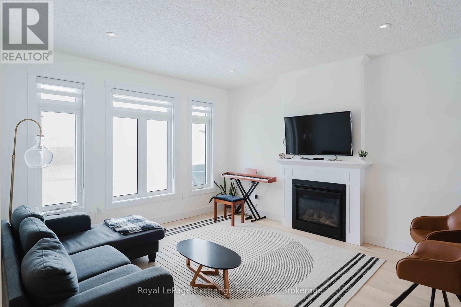 394 Ridge Street, Saugeen Shores, Ontario  N0H 2C3 - Photo 9 - X12798614