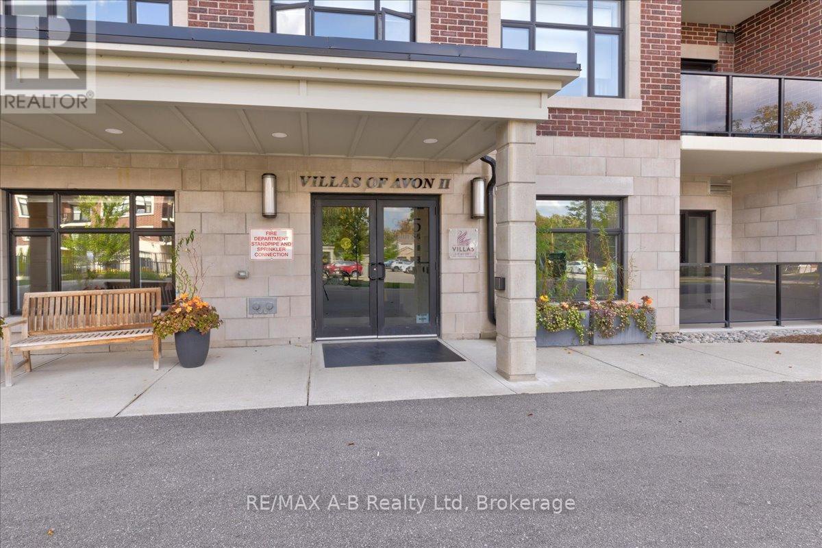 109 - 235 John Street N, Stratford, Ontario  N5A 0H9 - Photo 2 - X12798718