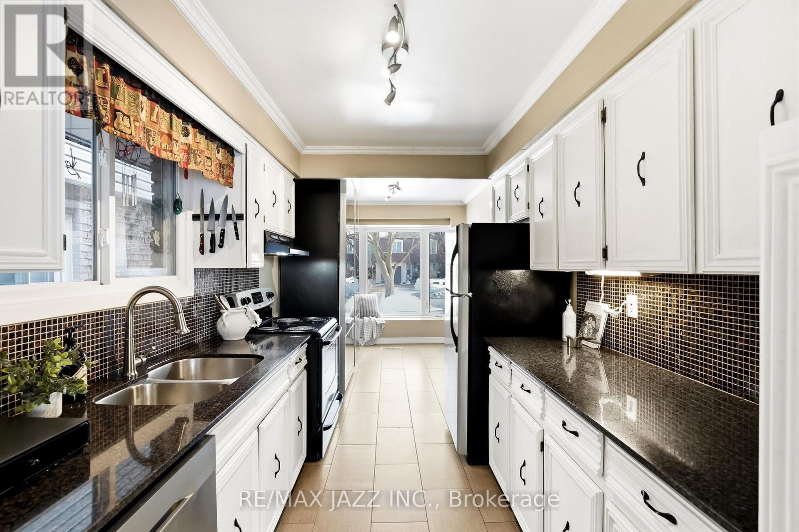 1757 Shadybrook Drive, Pickering, Ontario  L1V 3A6 - Photo 13 - E12798628