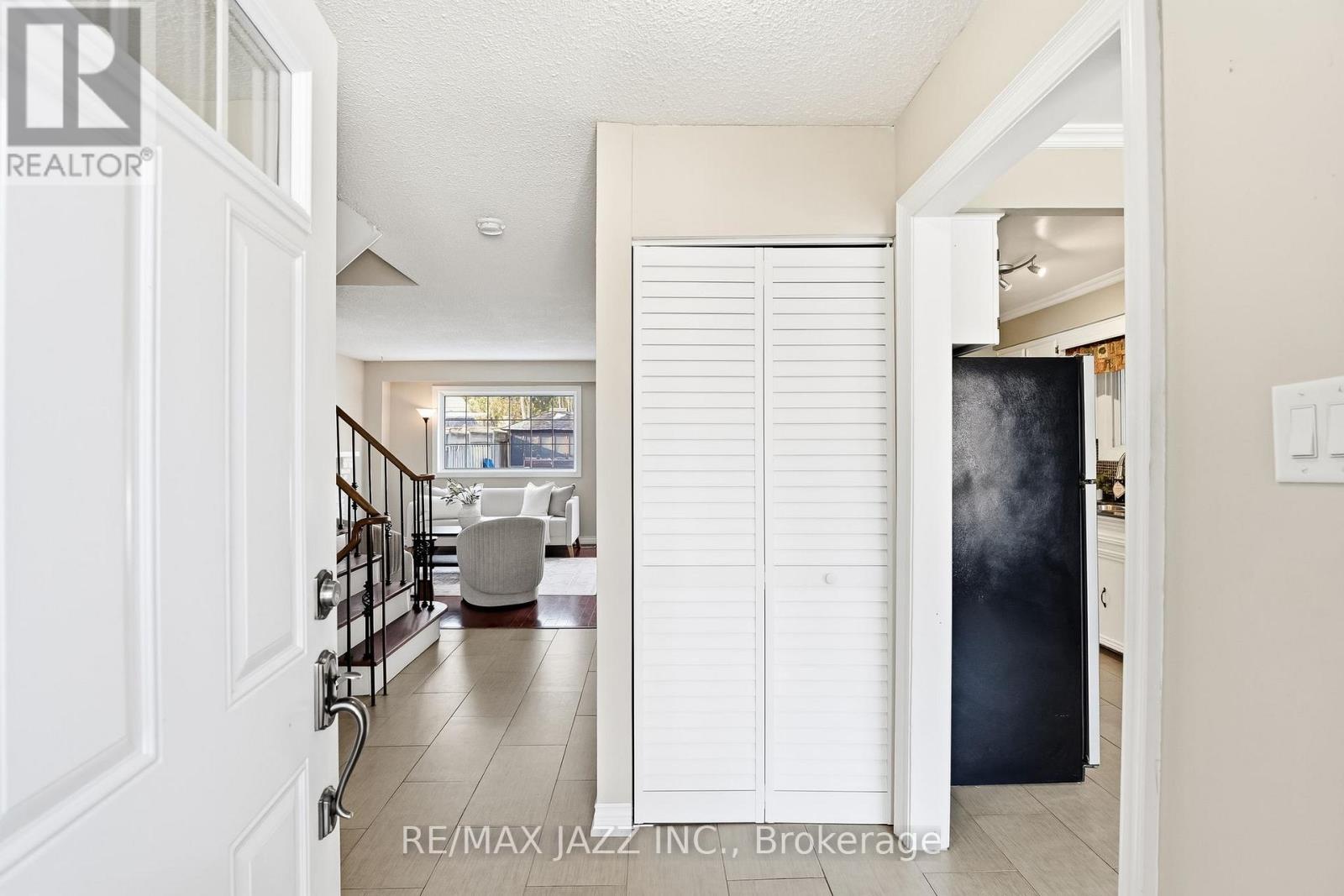 1757 Shadybrook Drive, Pickering, Ontario  L1V 3A6 - Photo 4 - E12798628