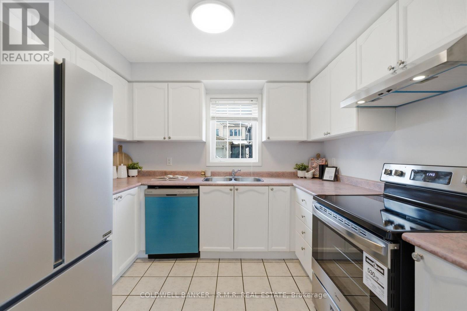 15 Greengrove Way, Whitby, Ontario  L1R 2N4 - Photo 14 - E12798636