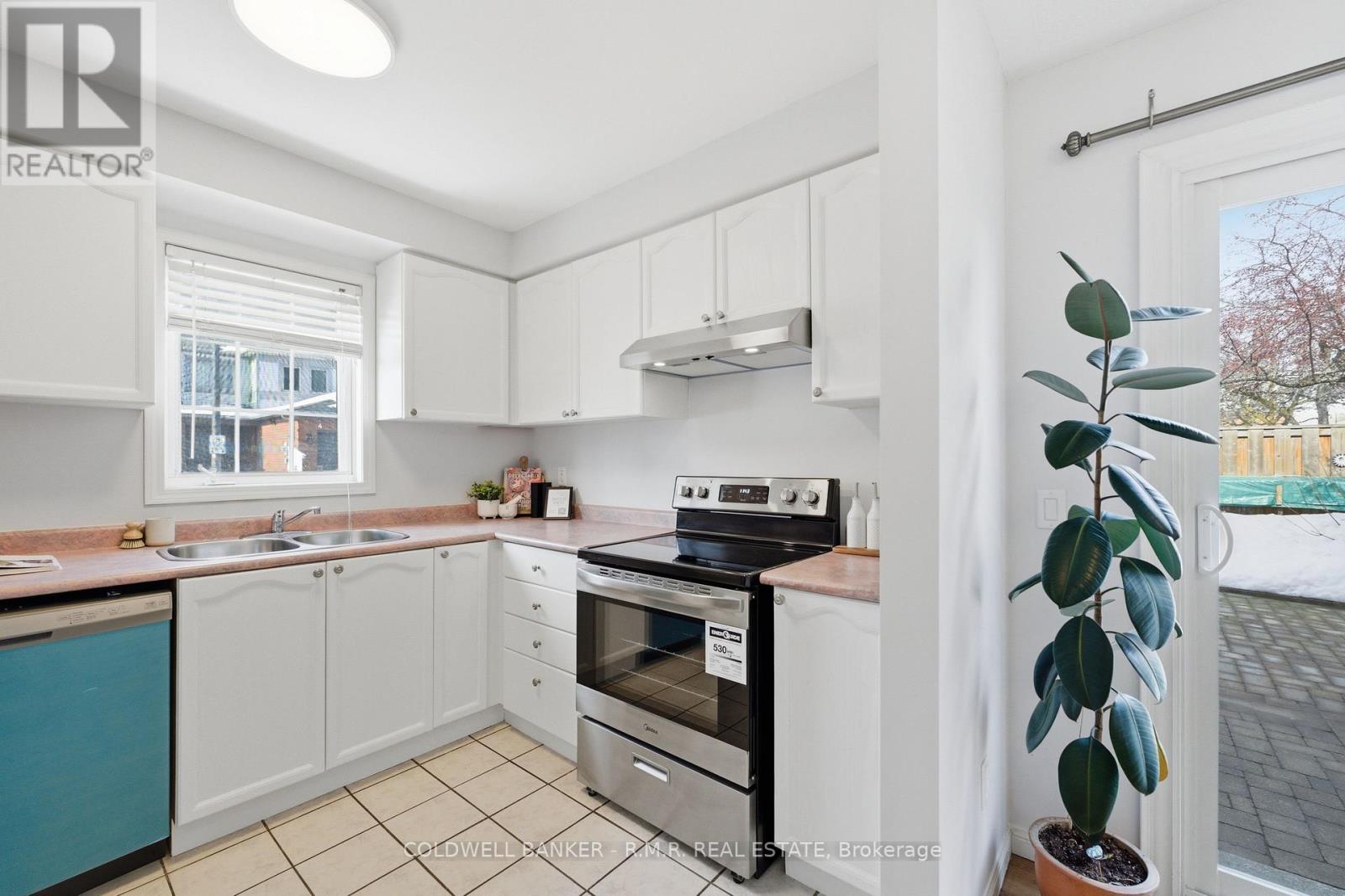 15 Greengrove Way, Whitby, Ontario  L1R 2N4 - Photo 15 - E12798636