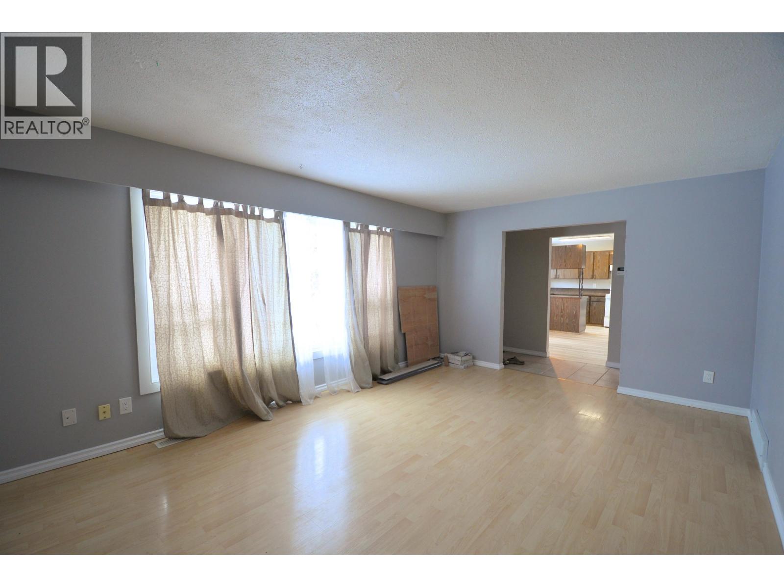 1798 Tamarack Street, Prince George, British Columbia  V2L 2T4 - Photo 3 - R3090575