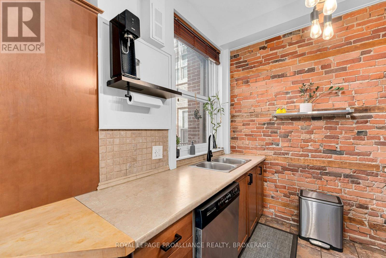 2 - 41 William Street, Kingston, Ontario  K7L 2C3 - Photo 14 - X12798696