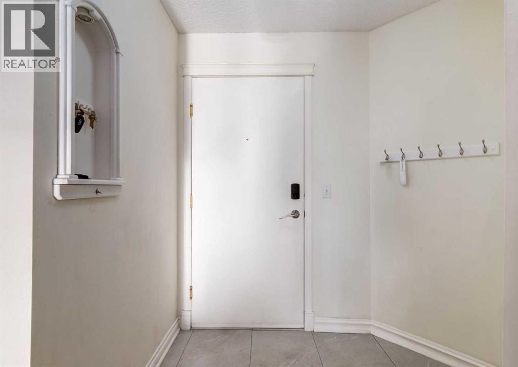 418, 3000 Somervale Court Sw, Calgary, Alberta  T2Y 4J2 - Photo 2 - A2286275