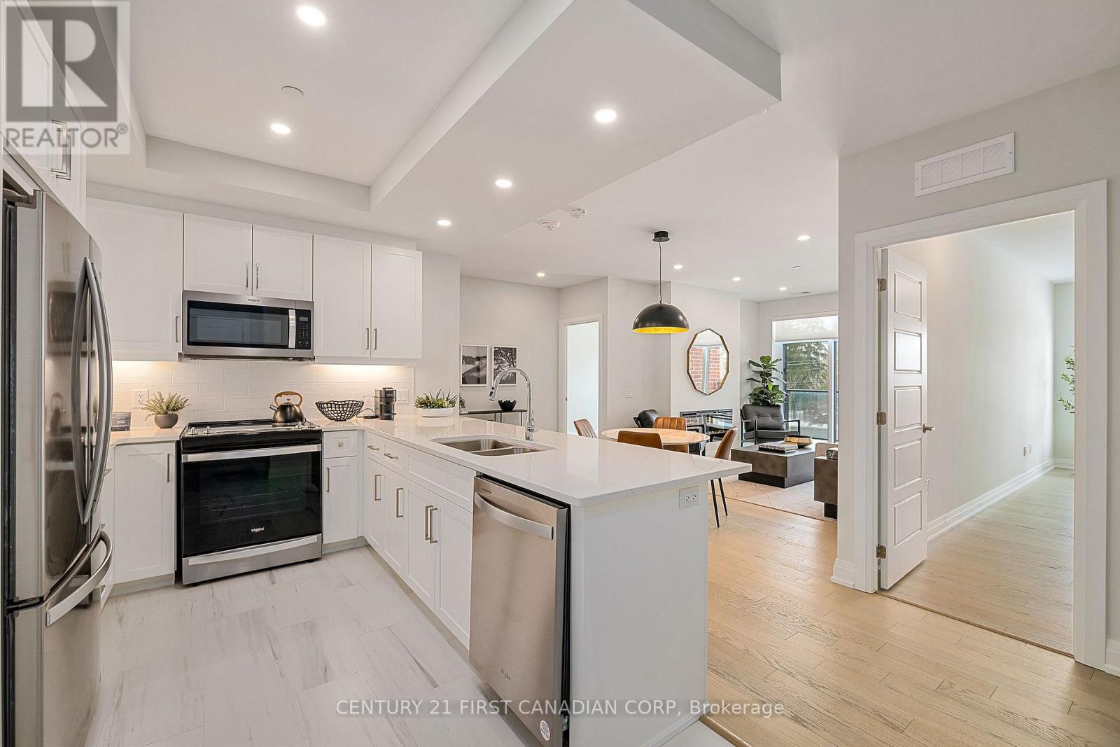 Photo 3 of 30 for 106 - 1975 Fountain Grass Drive