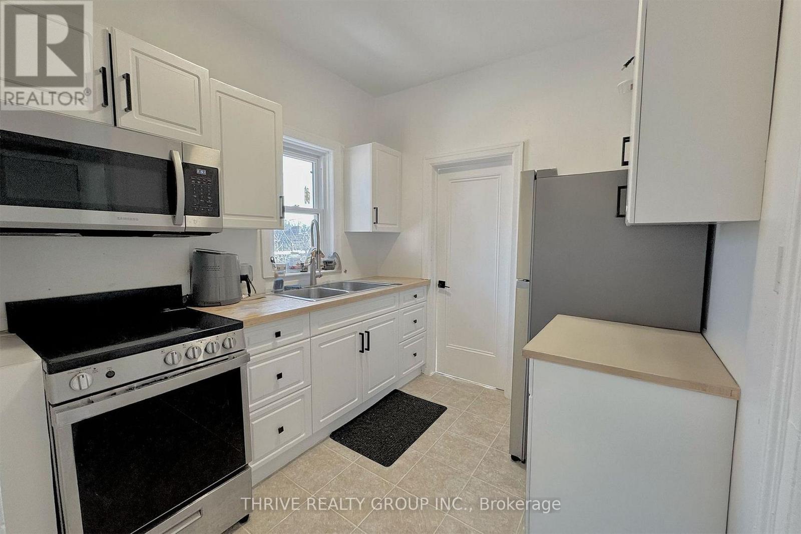 Upper - 230 Grey Street, London East, Ontario  N6B 1G5 - Photo 2 - X12798702