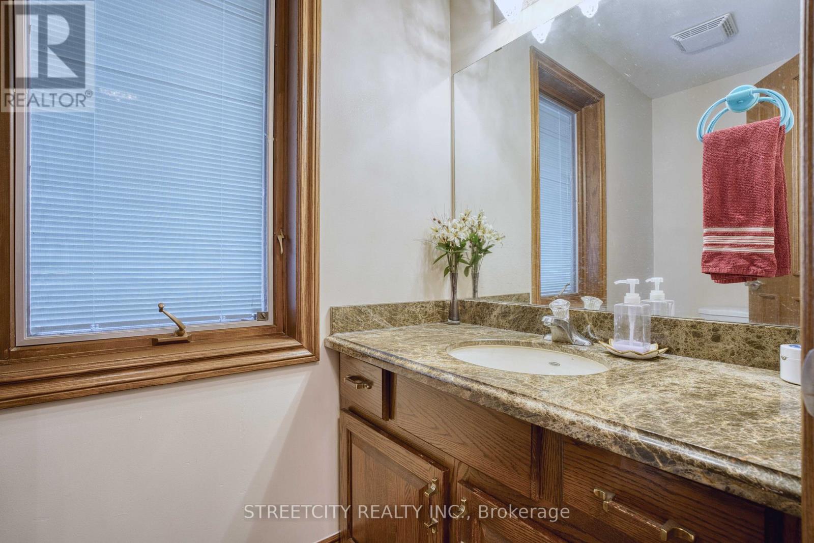 36 Ravenglass Crescent, London North, Ontario  N6G 4K1 - Photo 38 - X12798708