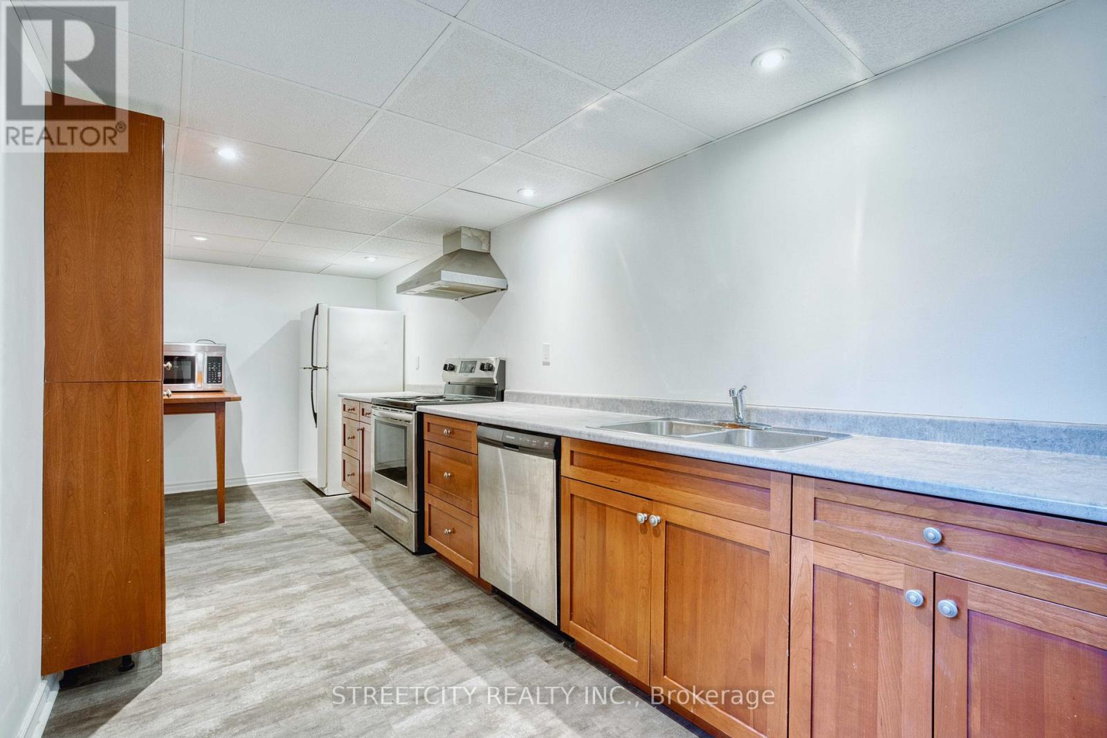 36 Ravenglass Crescent, London North, Ontario  N6G 4K1 - Photo 45 - X12798708