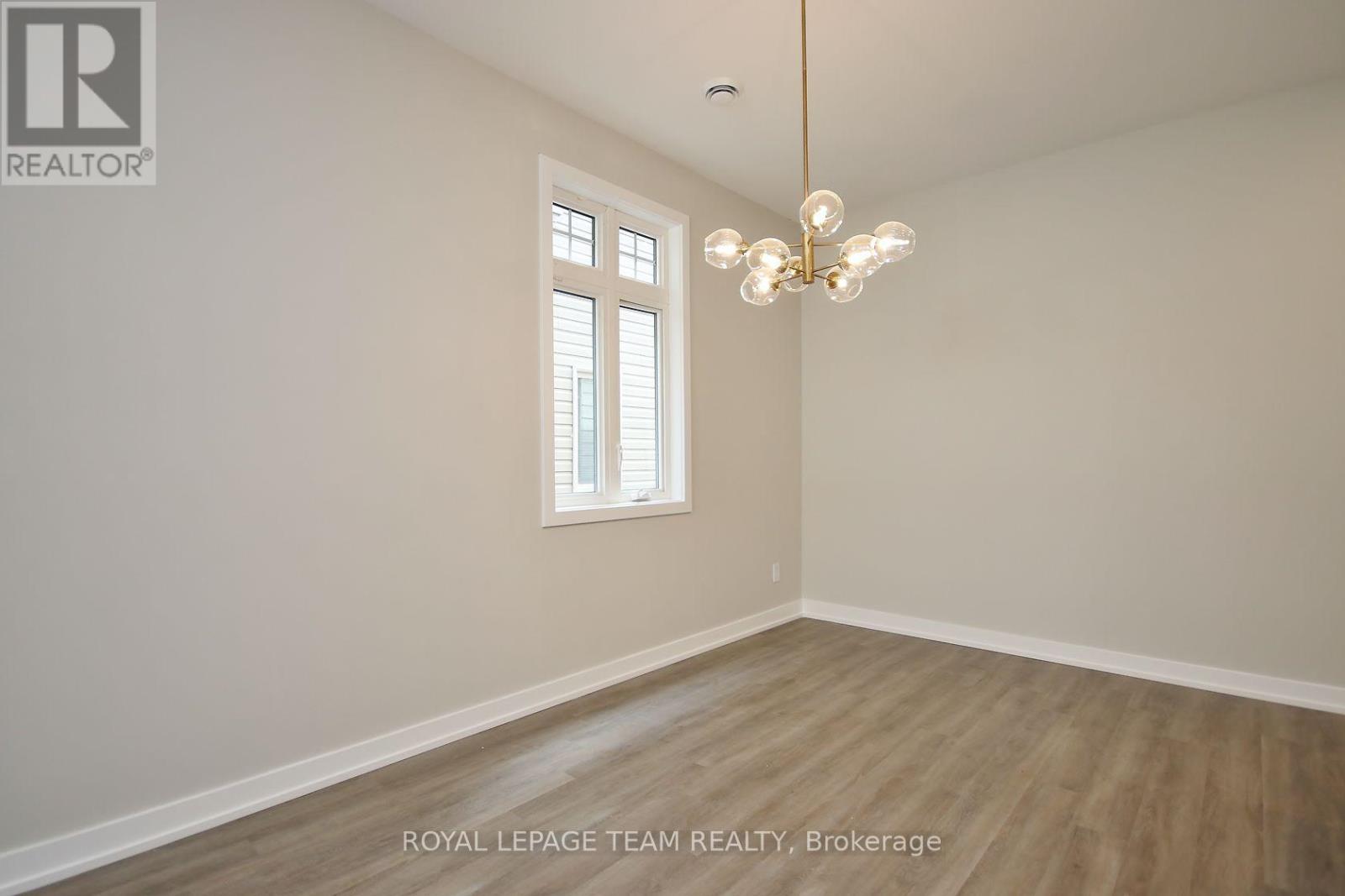 D - 304 Lanark Avenue, Ottawa, Ontario  K1Z 6R5 - Photo 12 - X12798566